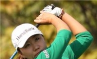 김인경, 선두와 4타 차 3위 