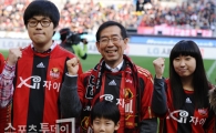 [포토] 박원순 서울 시장 'FC서울 화이팅~'