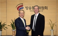 폴 제이콥스 퀄컴 회장, 최시중 위원장 면담
