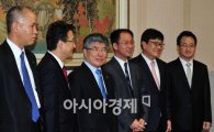 [포토] 투자전문가 만나보는 김중수 총재