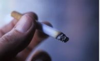 흡연자들 "前 정부 담뱃세 인상은 적폐, 청산해야"