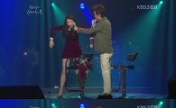 아이유 버퍼링 댄스에 유희열 '아빠 미소' 방출