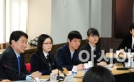 [포토] "학생들 의견 적극 정책에 반영하겠습니다"