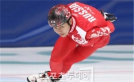 안현수, WC 1500m에서 귀화 후 첫 金…신다운 실격