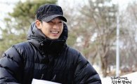 김수현 생일파티 "팬들 정성에 함박 웃음 가득"