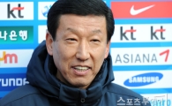[포토] 최강희 감독 '쿠웨이트전만 생각하겠습니다'