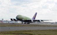 타이항공 A380 1호기, 처녀비행 성공