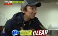 ‘런닝맨’, 캐릭터는 깨지라고 있는 것