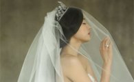 배우 전지현, 연인 최준혁 씨와 결혼식 올려