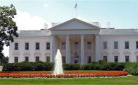 美백악관, 총격 사건으로 일대 폐쇄…오바마는 안전해
