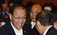 [포토] 새누리포럼에 참석하는 황우여 대표