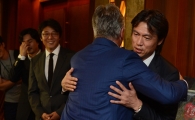 [포토] 홍명보 '감독님, 잘 지내셨습니까'