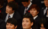 [포토] 윤경신 '제가 올림픽 선수단기 기수에요!'