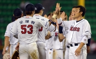 [포토] 두산 베어스 '후반기 첫 경기를 승리로!'