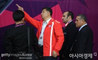 [올림픽]북한 女축구, 전광판 태극기 게재로 경기 지연
