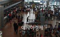 인천공항, '제2의 수하물 마비 사태 막아라'…인력 2배 확충 