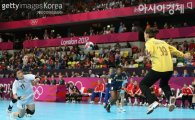 [올림픽]女 핸드볼, 스페인 꺾고 쾌조의 스타트