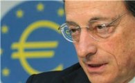 드라기 ECB 총재 "초저금리 유지·통화정책회의 빈도 조정"