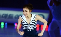 [포토] 김연아 '시원한 마린룩~'