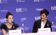 [PHOTO] Jang Dong-gun, Zhang Ziyi show celebrities' dignity at 37th TIFF 