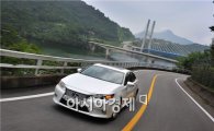 [시승기]'질주본능' 채운 렉서스 뉴ES…"BMW 520d 잡는다"