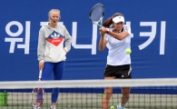 [포토] 워즈니아키 '한국 테니스 꿈나무 대상으로 원포인트 레슨'