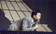 PSY Dominates UK Music Chart