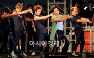 [포토] 싸이 '말춤 아닙니다'