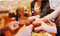 '술 마시는' 20대 여성 많아진다…10명 중 1명 '폭음'