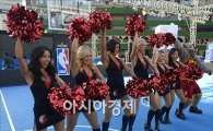 [포토]NBA 미녀 치어리더들의 열정의 댄스