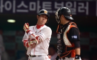 [포토] PS 최다 사구 경신한 최정 '공이 나를 너무 좋아하나봐'