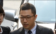 [포토]기자 질문에 답변하는 이시형
