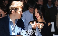 [포토]패션쇼 즐기는 한석준-이윤지