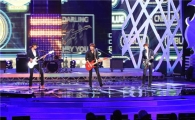 CNBLUE Wakes Up North America with Energetic Rock Sound