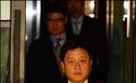 [포토]퇴근하려는 이광범 검사