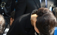 [포토]묵념하는 박근혜 후보
