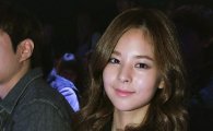 [포토]김소정, 종이 하나로 가린 '초미니'