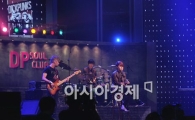 [포토]'슈퍼스타K4' 딕펑스, 감미로운 멜로디~