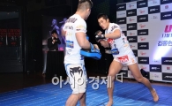 [포토]김동현 '차원이 다른 스피드'