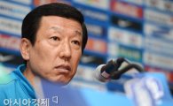 [포토] 최강희 감독 '왼쪽 수비진 변화 줄 수 있어'