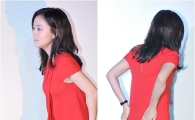 [포토]문채원, 짧은 의상이 신경 쓰여!