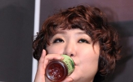 [포토]김현숙, 나도 새끼손가락 들고 물 마시는 여자!
