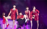 [PHOTO] 2AM Turns into Femme Fatals in Seoul Concert