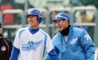 [포토] 안타 윤석민 '쑥쓰럽네~'