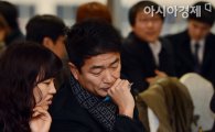 [포토] 고민하는 최인철 감독 '누가 좋을까'