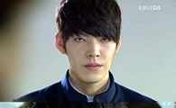 '학교2013' 김우빈, '일짱' 면모 폭발… '긴장감 UP'