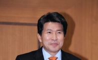 [포토]'2012 KBS 개표방송' 메인 진행을 맡은 황상무 앵커