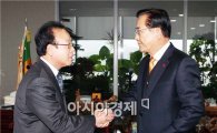 [포토]박준영 전남지사, 박종문씨 F1정책고문 위촉