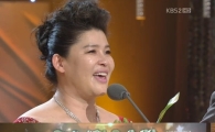 [KBS연예대상] '최우수상' 이영자 "다시 돌아와 좋다" 폭풍 눈물