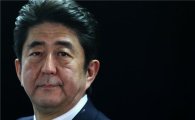 사사건건 싸우는 일본 재무성과 아베 신조 총리